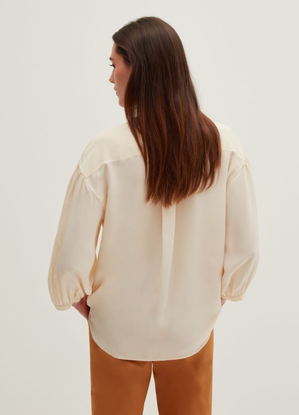 Blusa in seta con maniche a sbuffo - Image 3