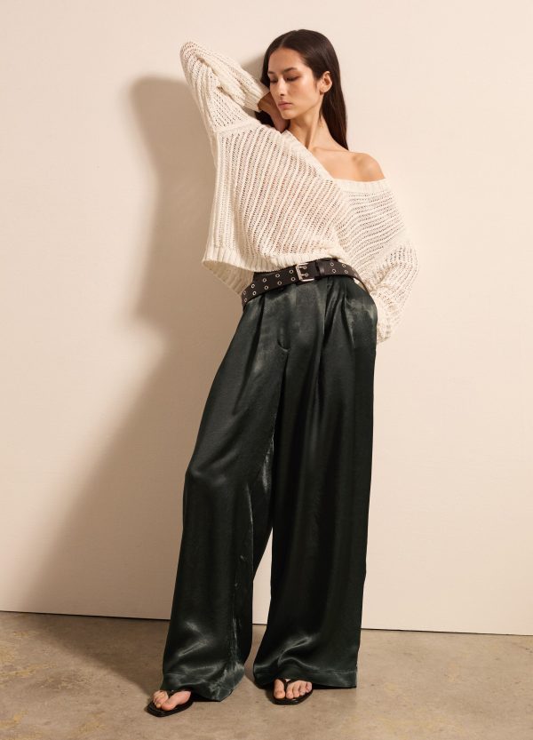 Pantalone a gamba larga in satin con pinces