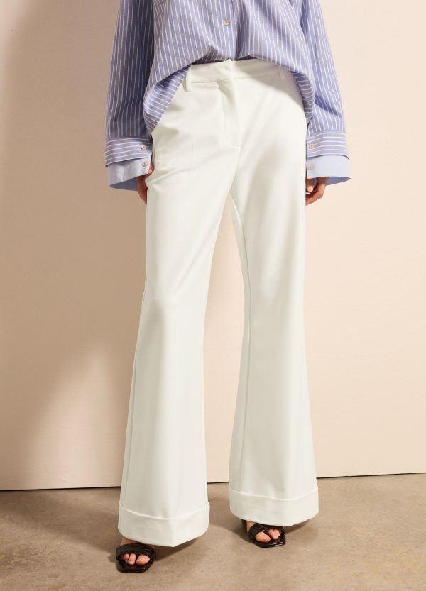 Pantalone flare fit con risvolti - Image 2