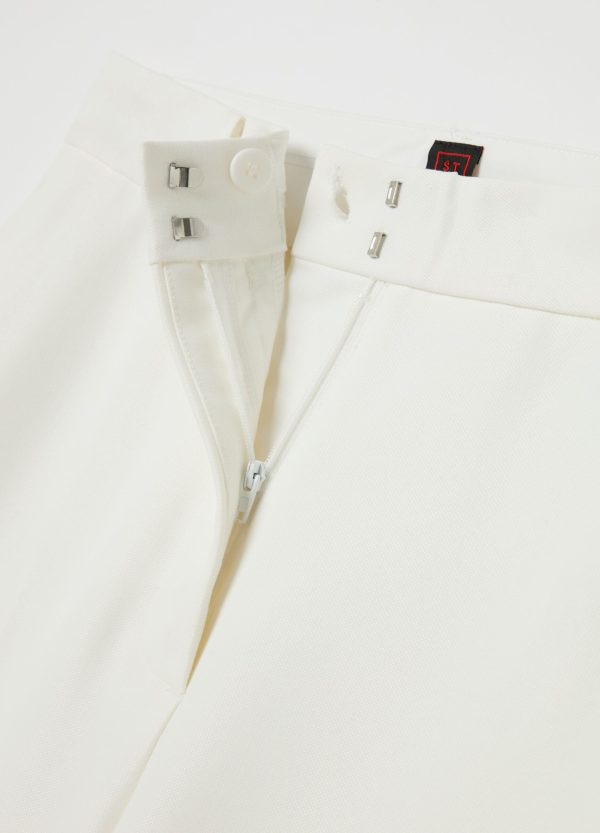 Pantalone flare fit con risvolti - Image 6