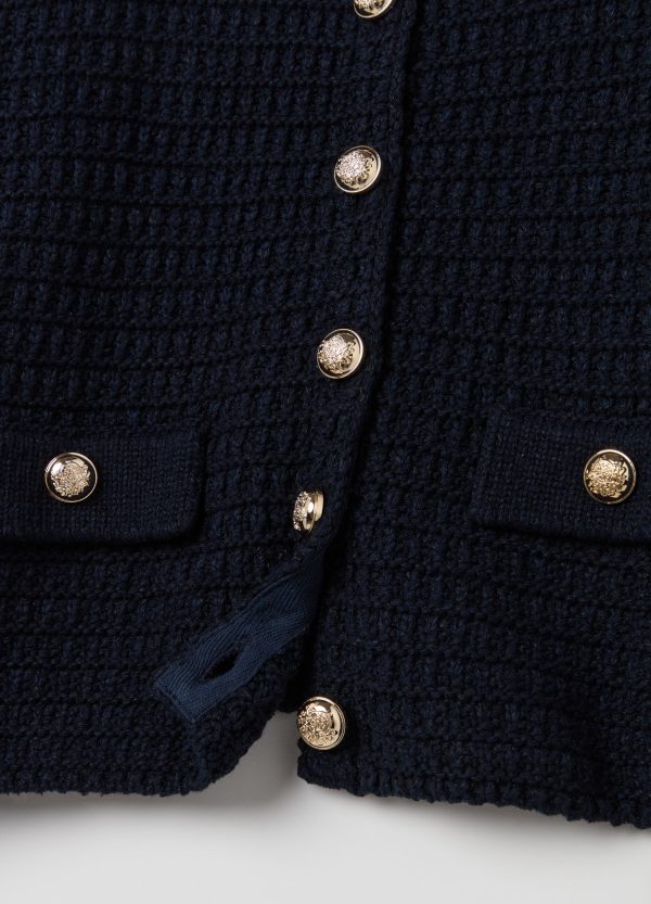 Giacca cardigan crochet con bottoni dorati - Image 6